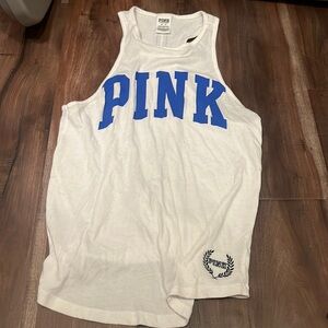 Vs pink tank